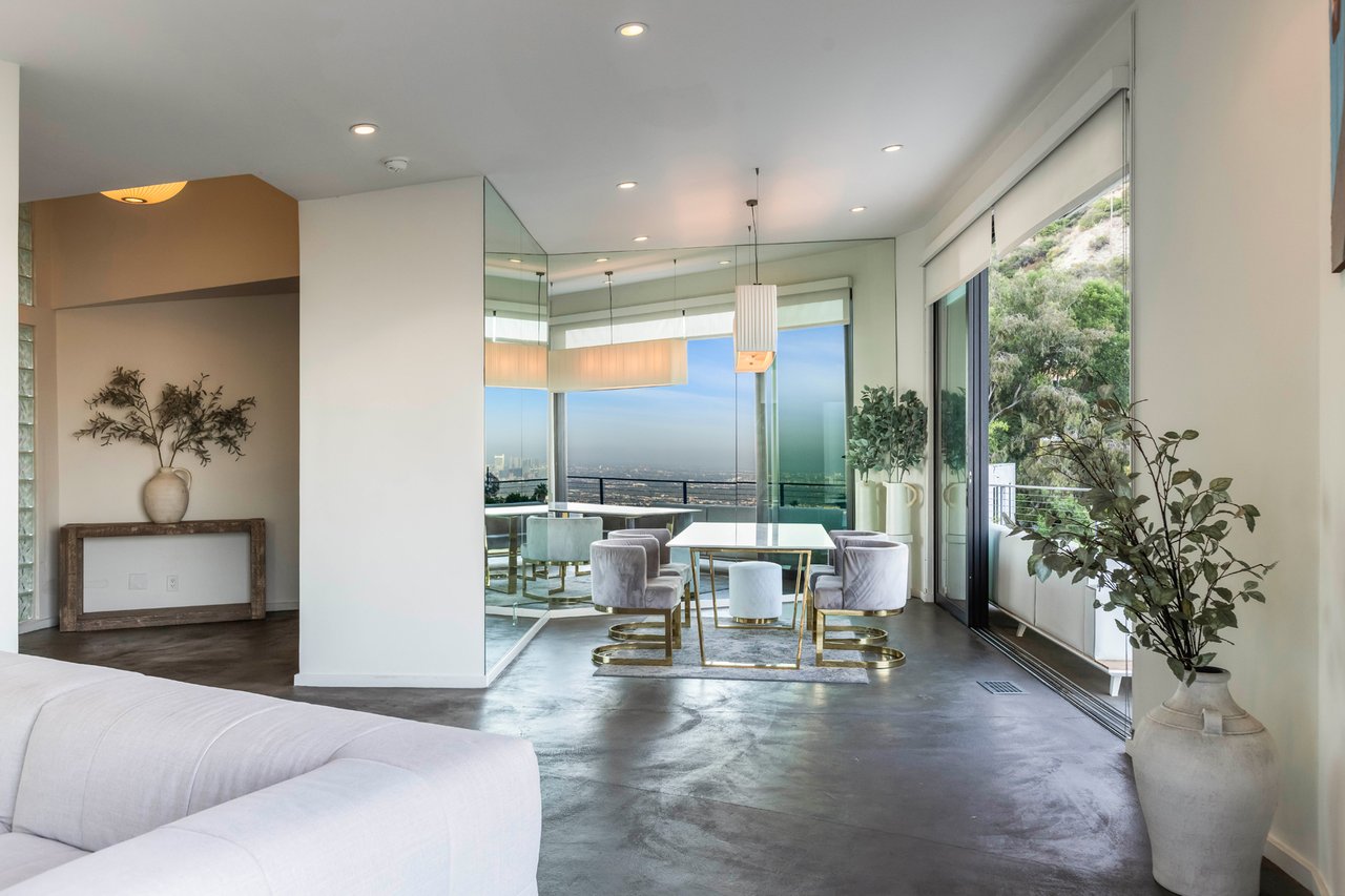 8634 Franklin Ave, Hollywood Hills 
