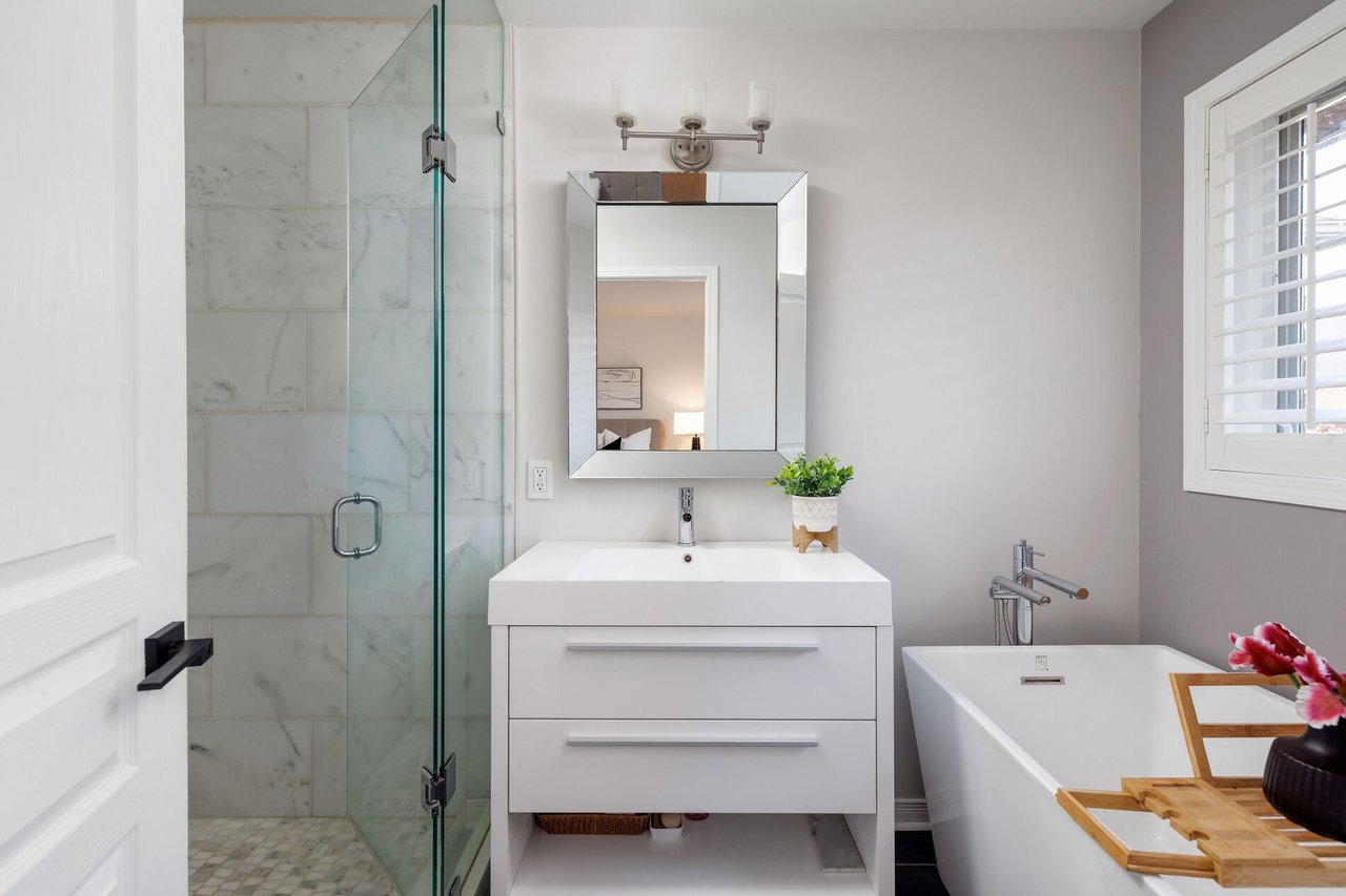 2202 Brookhaven Crescent