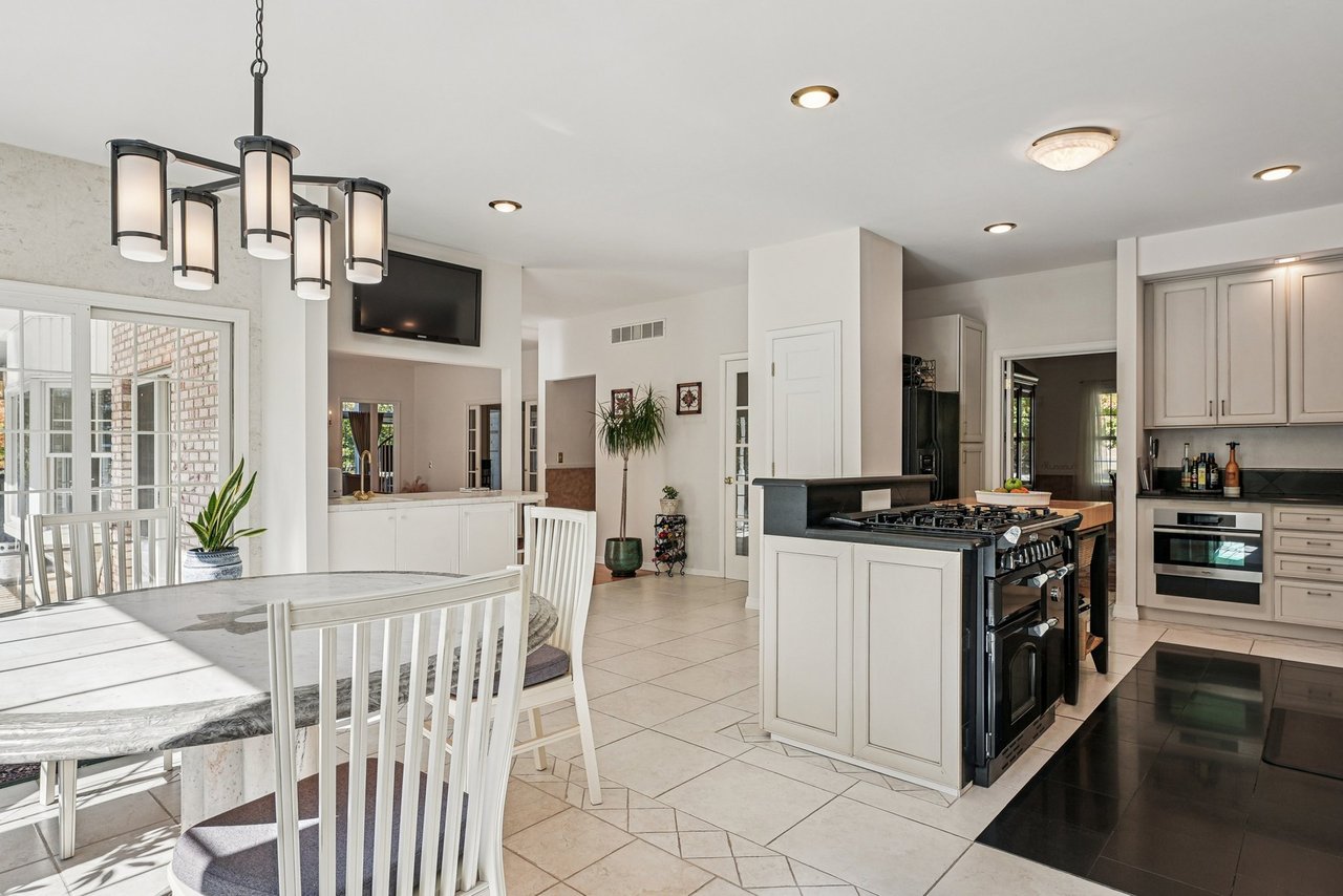 Hilltop Luxury with Endless Views