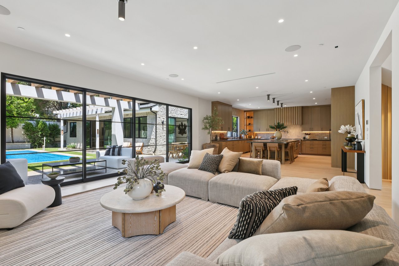 4113 Woodman Ave, Sherman Oaks