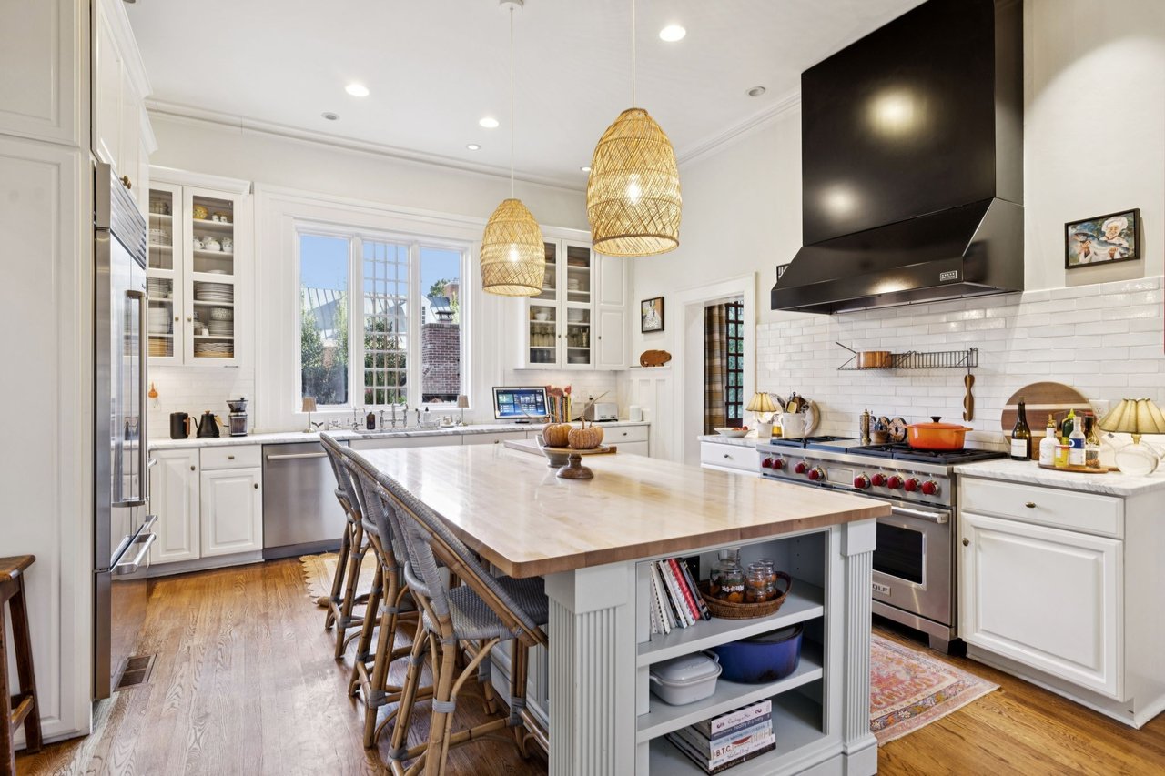 214 3rd Ave S