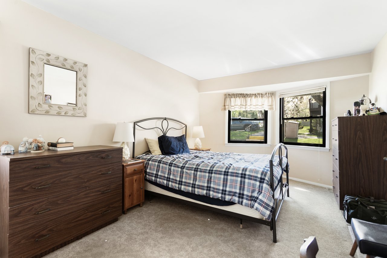 37 Sussex Drive Unit: B