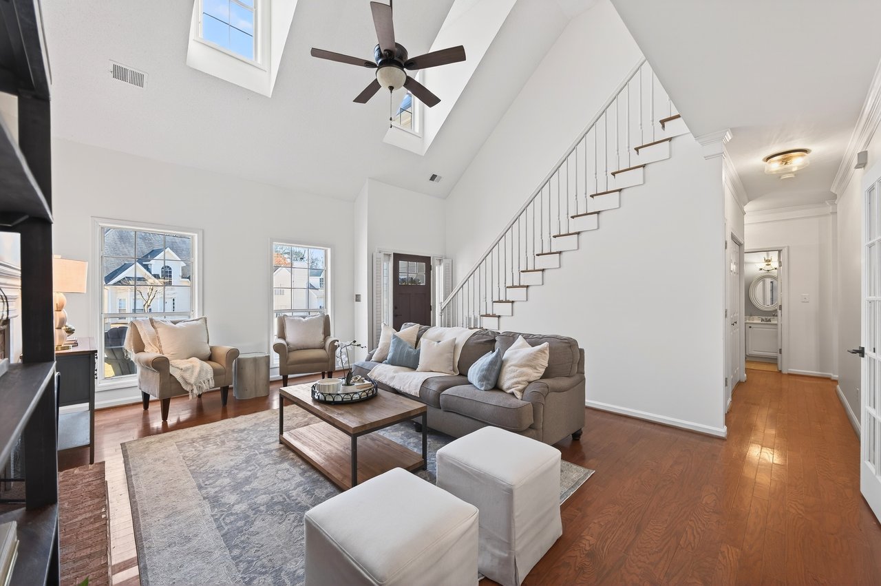 2700 Laurelwood Lane