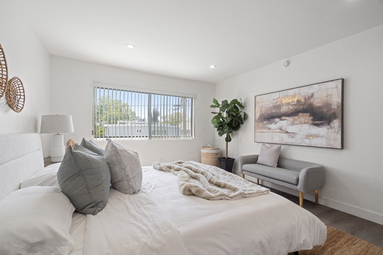 400 S Los Robles Avenue #209