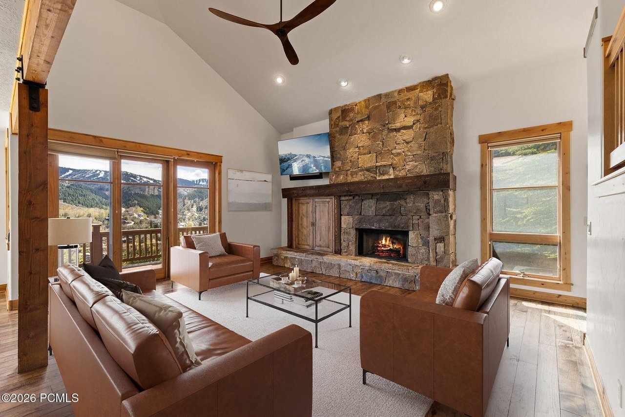 1215 Silver Oak Court 4