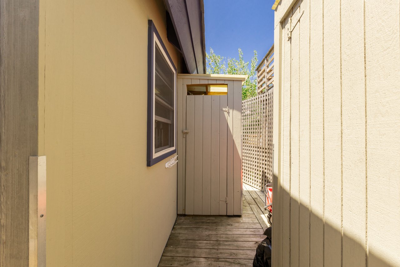 89 Pine Walk