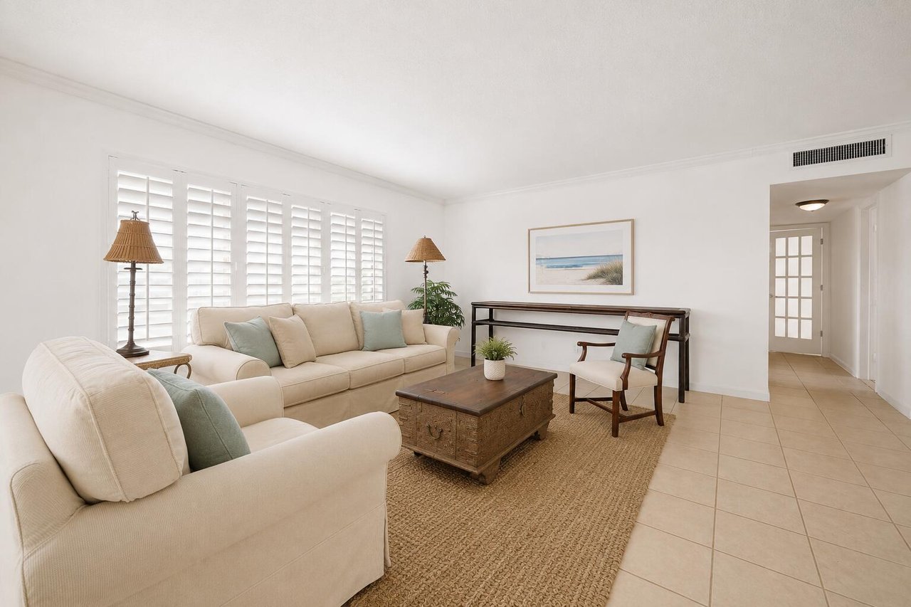 Florida beach condo second home near the ocean in South Palm Beach, Palm Beach County