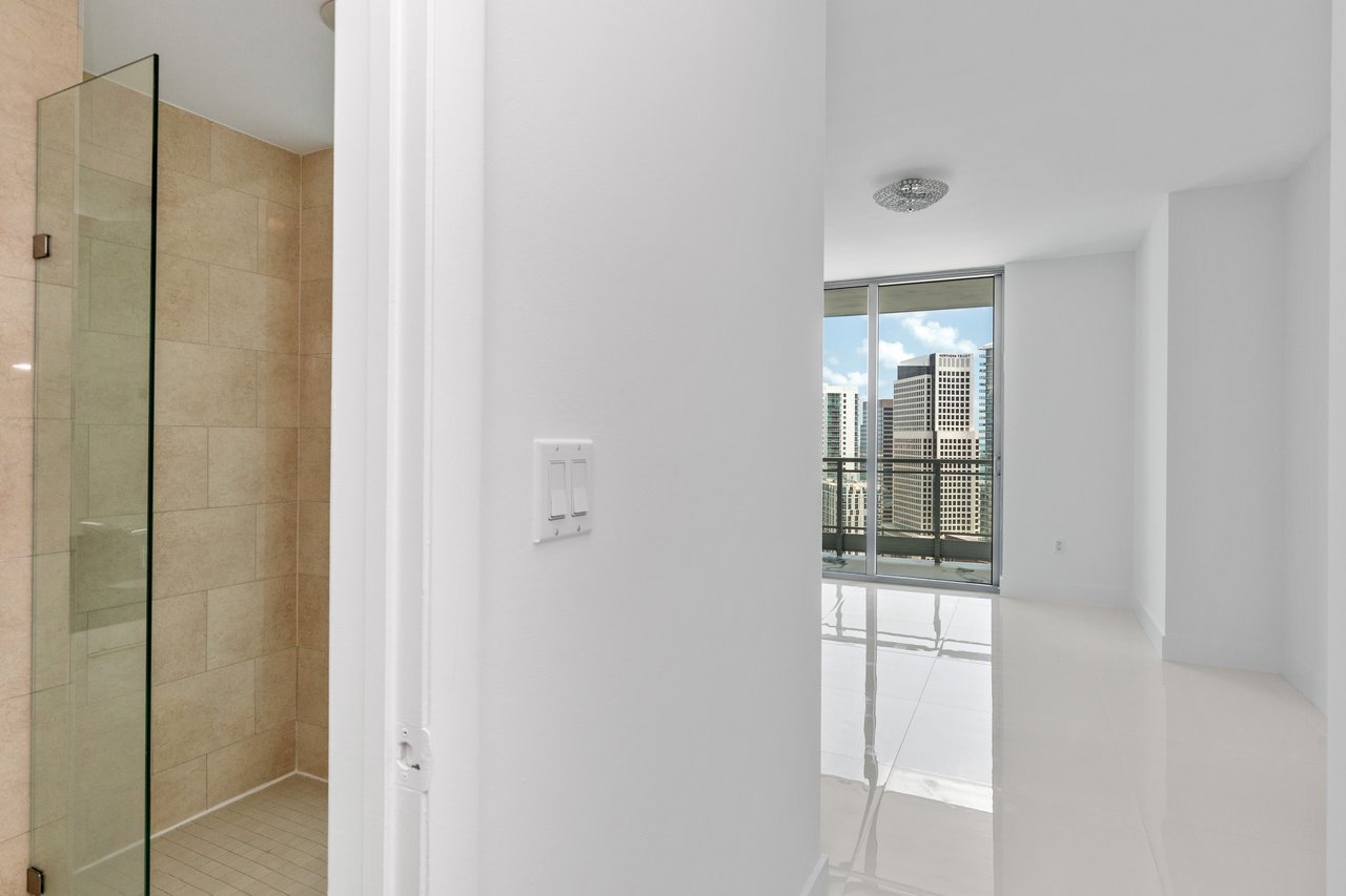 90 SW 3rd St Unit #3501 Miami 