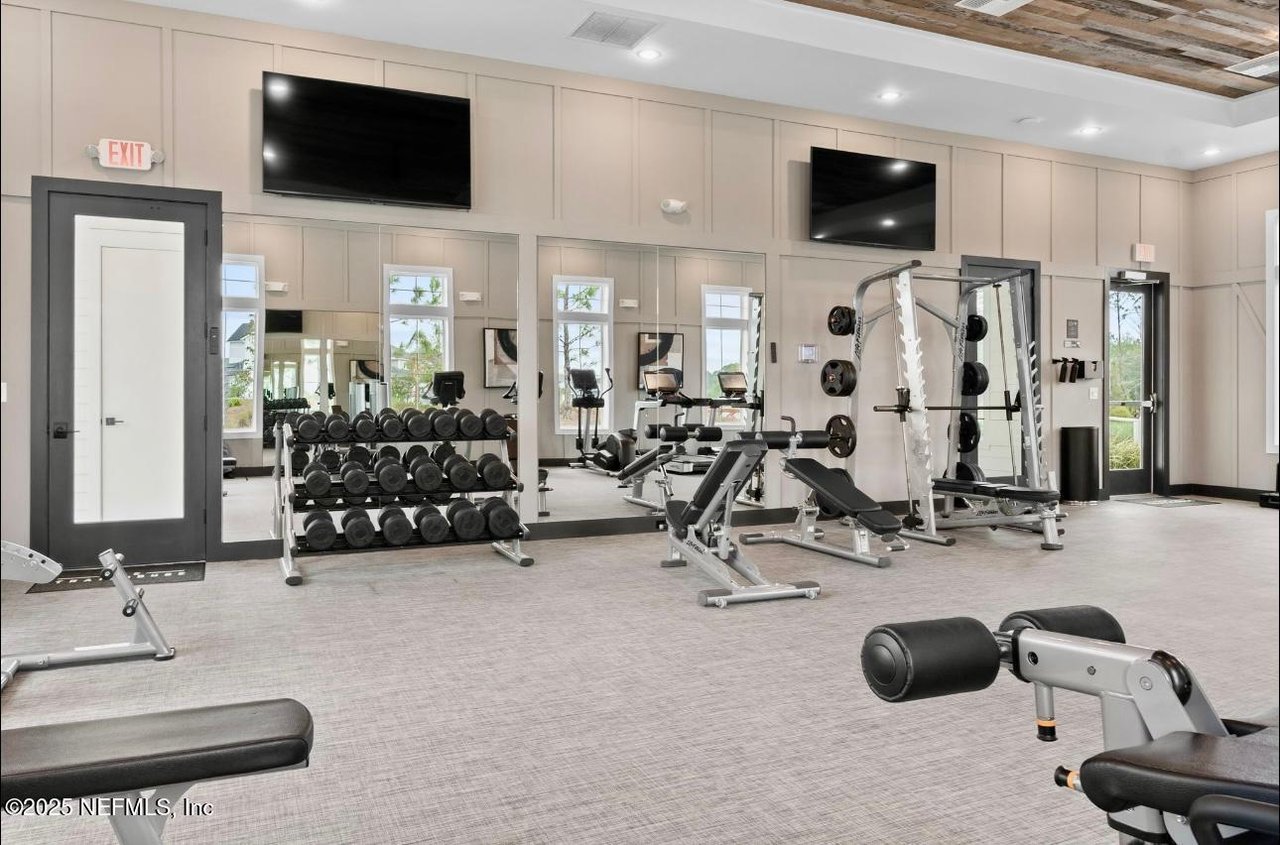 462 HILLENDALE Circle, St. Johns