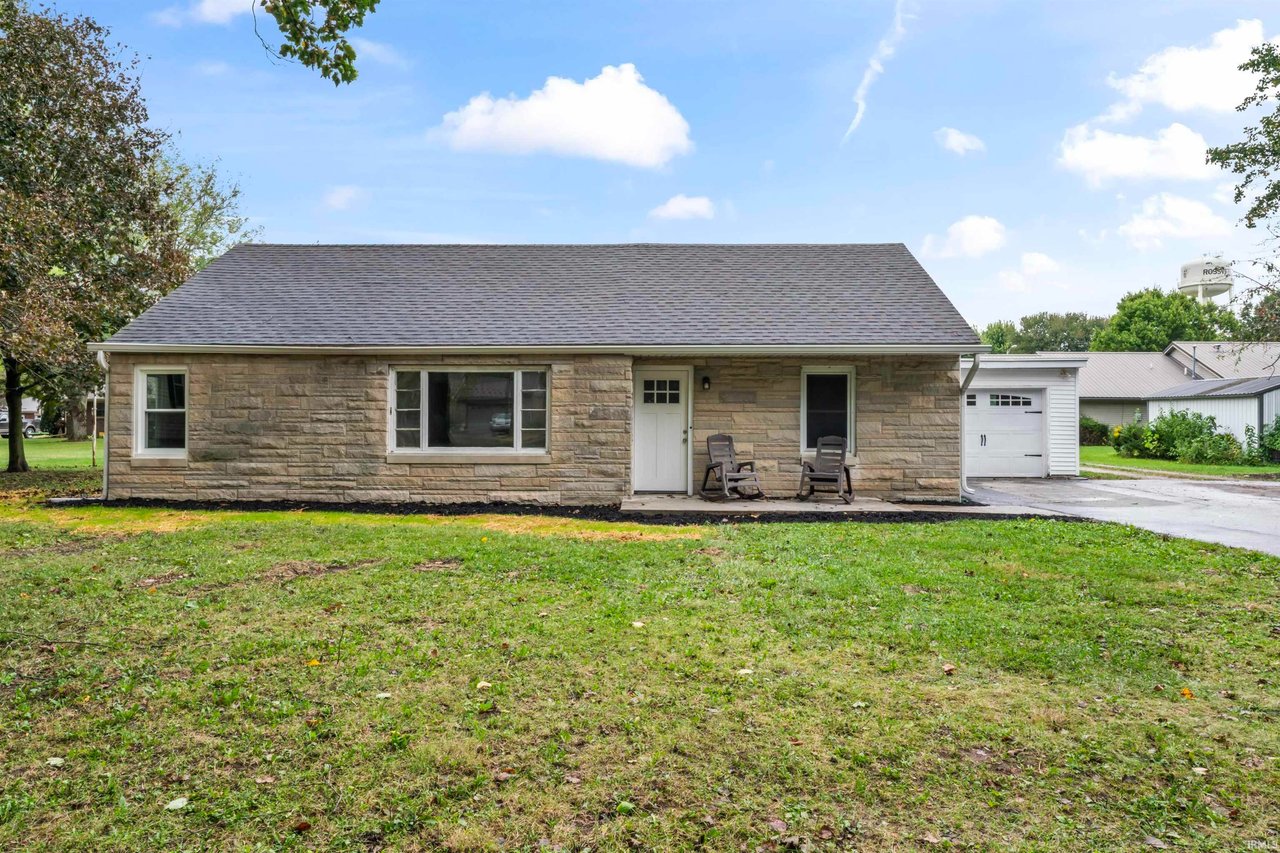 250 W Main St