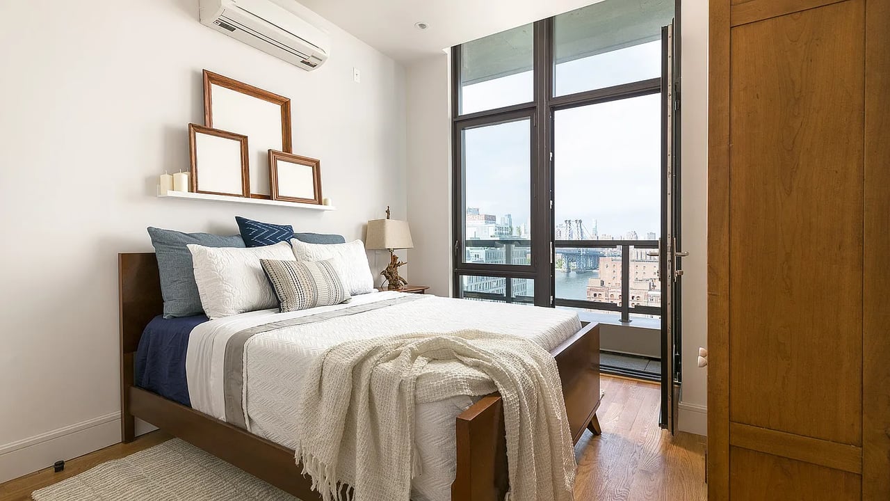 321 Wythe Avenue #906