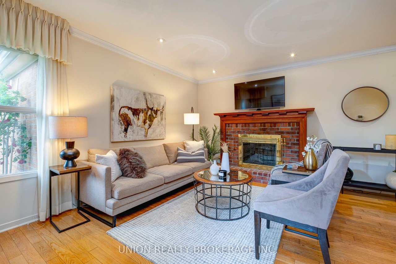 74 Coalport Dr