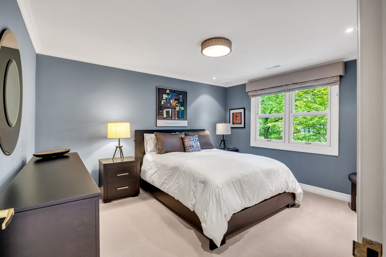 1346 Whiteoaks Avenue, Mississauga