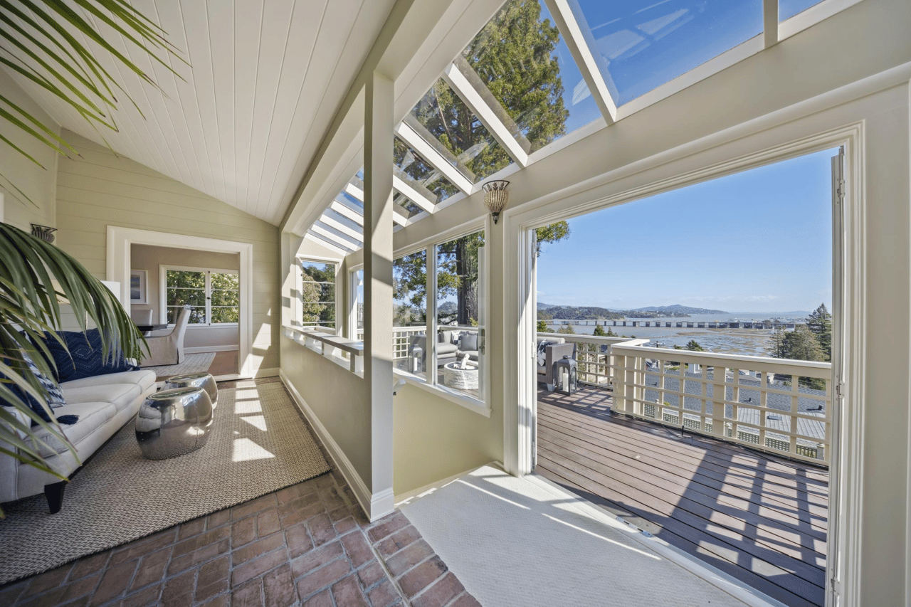 215 Julia Ave