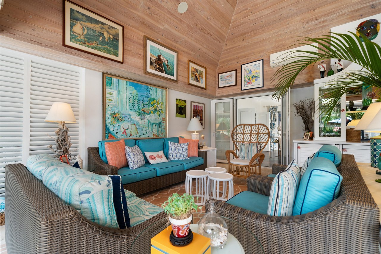 Little Southern Comfort in Lyford Cay