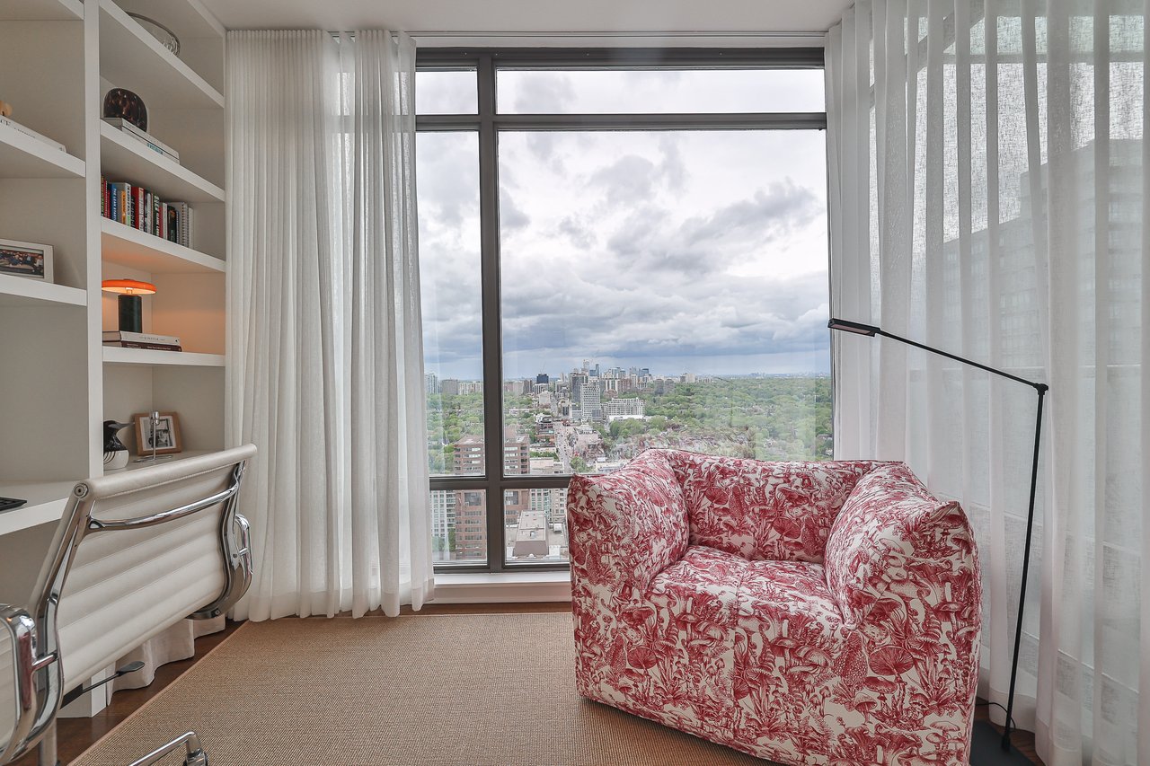 SOLD: Luxury Living