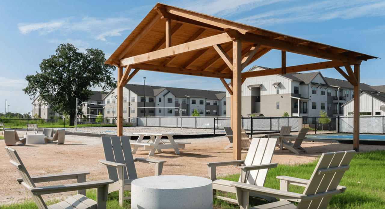 10 weeks free + $2,500 e-gift card