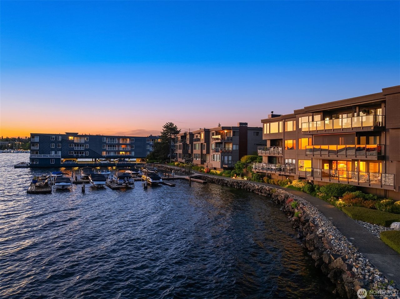 827 Lake Street S Unit: 208