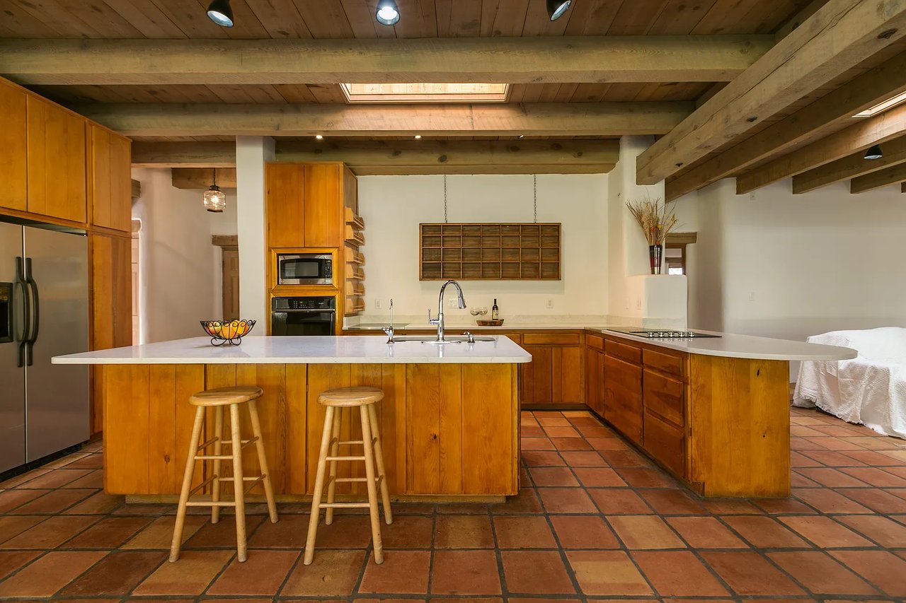 5910 Corrales Rd