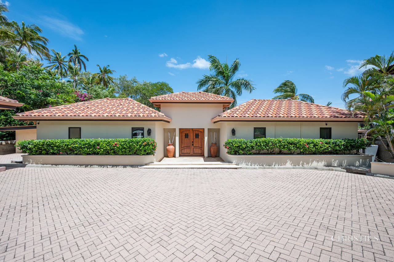 Casa Playa Bonita | Beachfront Luxury Estate in Playa Flamingo