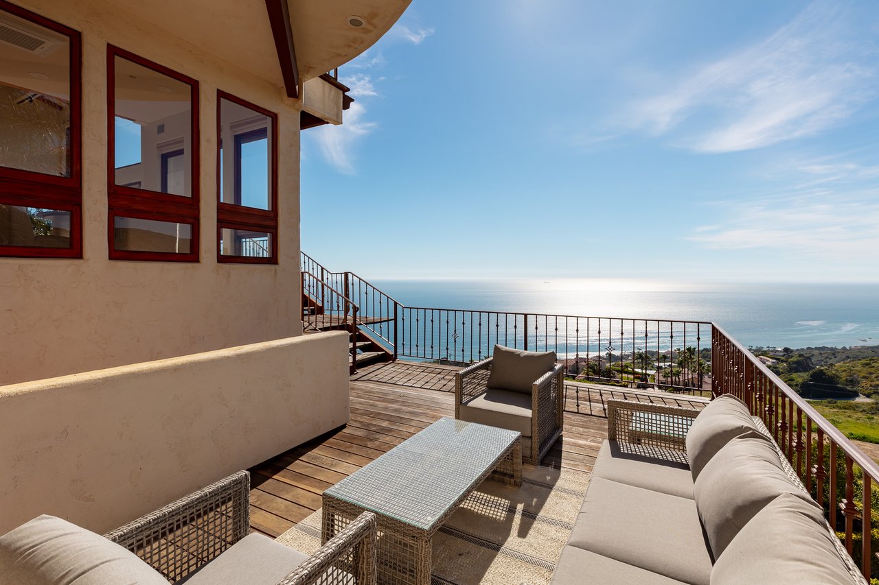 4240 Avenida De La Encinal