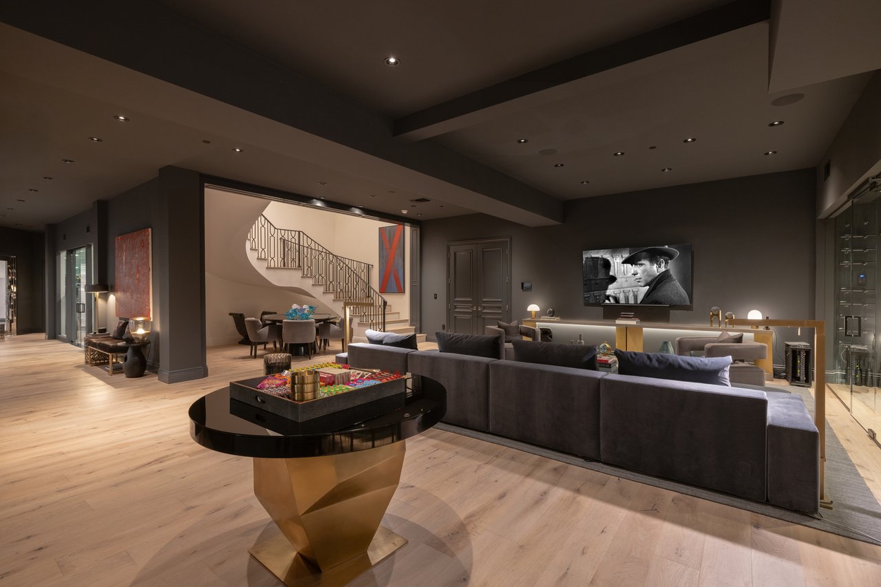 9520 Hidden Valley Rd, Beverly Hills