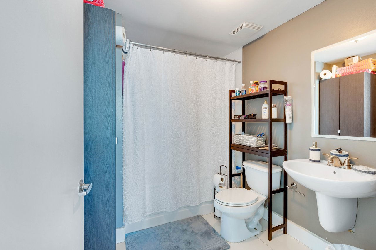 690 SW 1st #2308 Miami FL-33130
