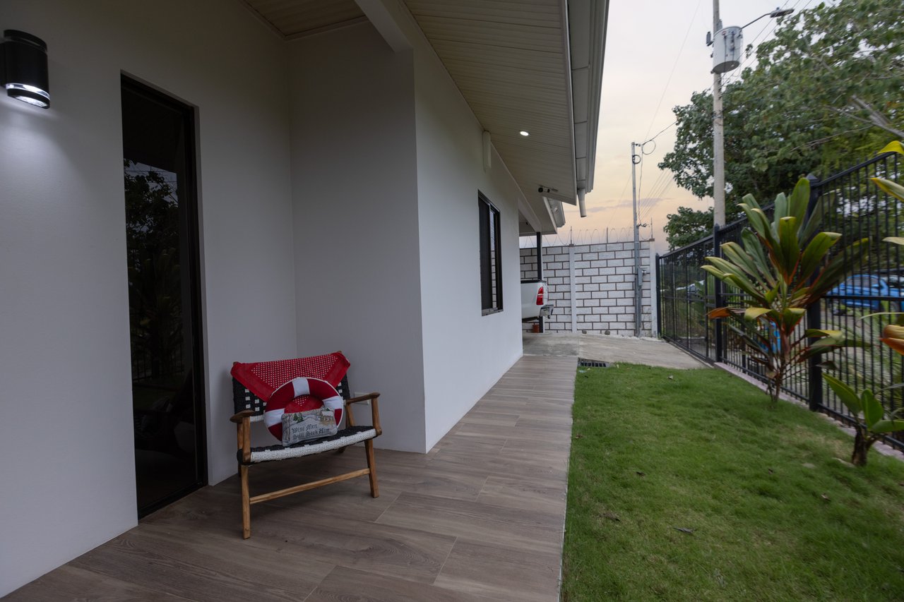Turnkey Modern Home Near Quepos Marina – Move-In Ready! 2BDR&2BATHS