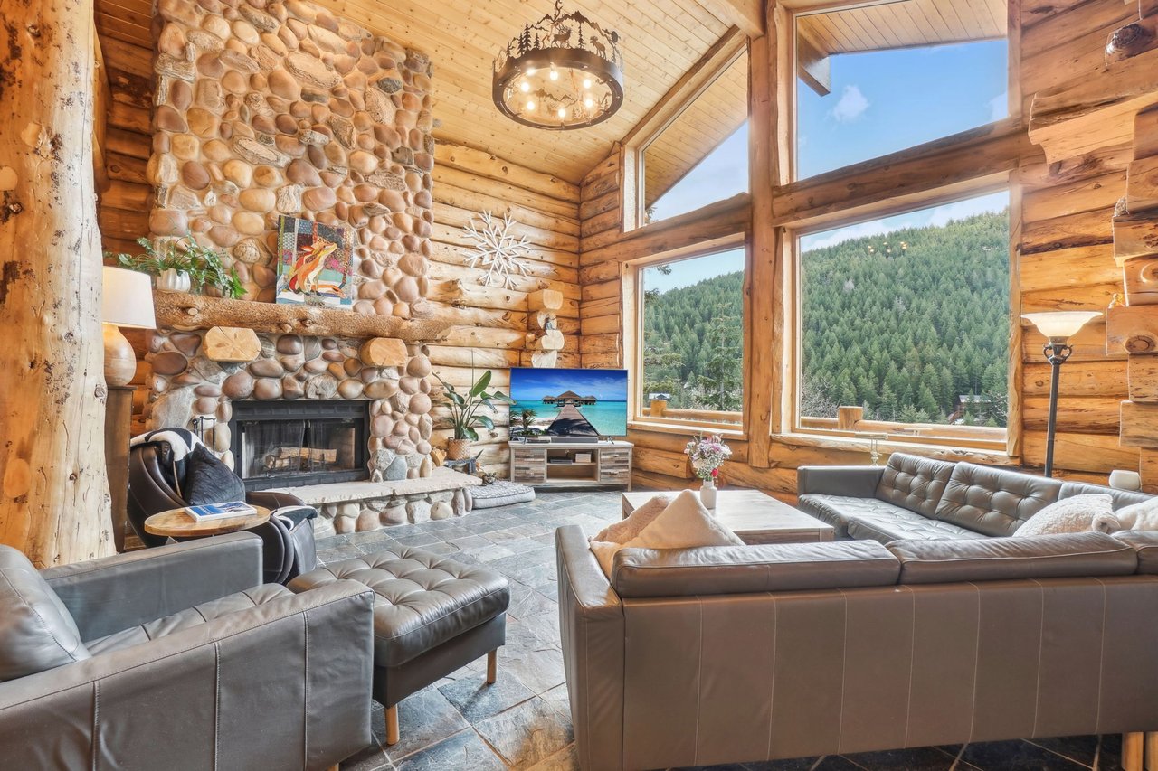 Who offers the best real estate investment analysis in Utah County?