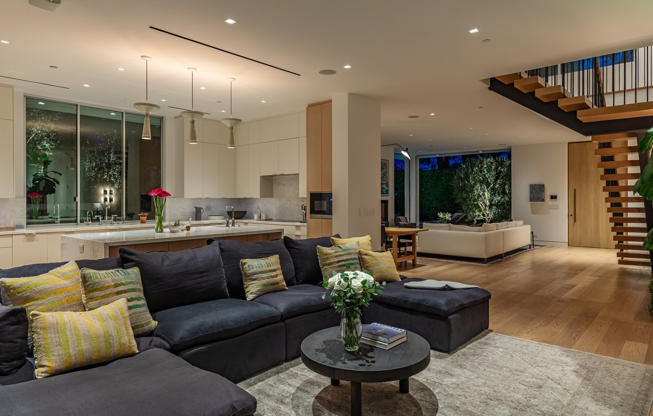 9011 Alto Cedro Dr, Beverly Hills