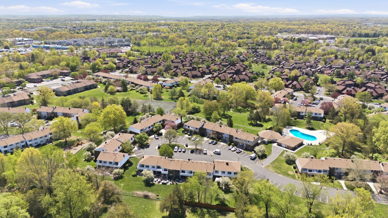2401 Tudor Court