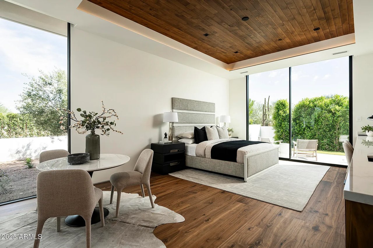 6911 E Jackrabbit Rd