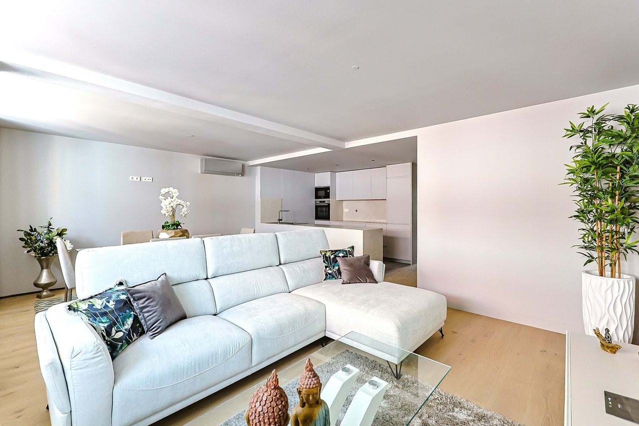 Stylish 2-Bedroom Apartment in the Heart of Lisbon with Exceptional Amenities