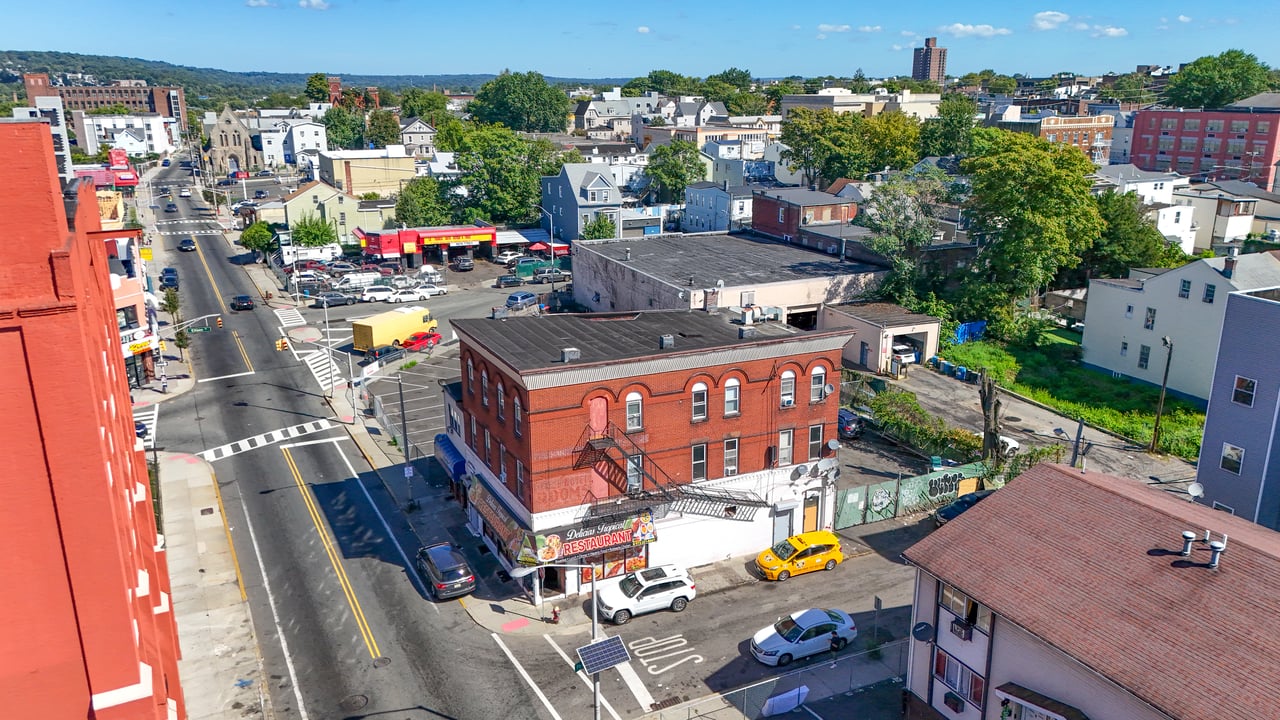 217 Straight St - Straight Street Rooms & Retail 