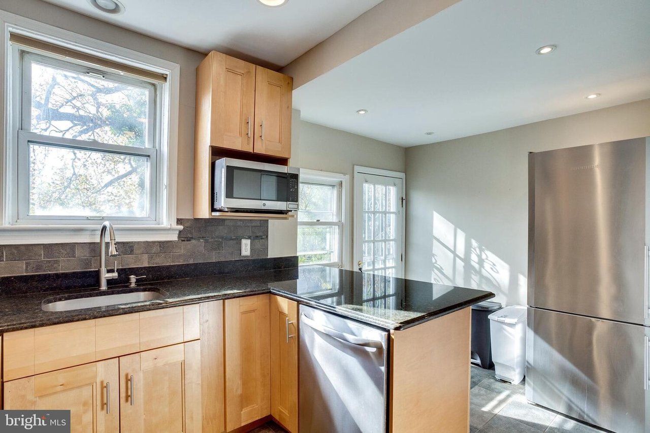 434 Longfellow St NW
