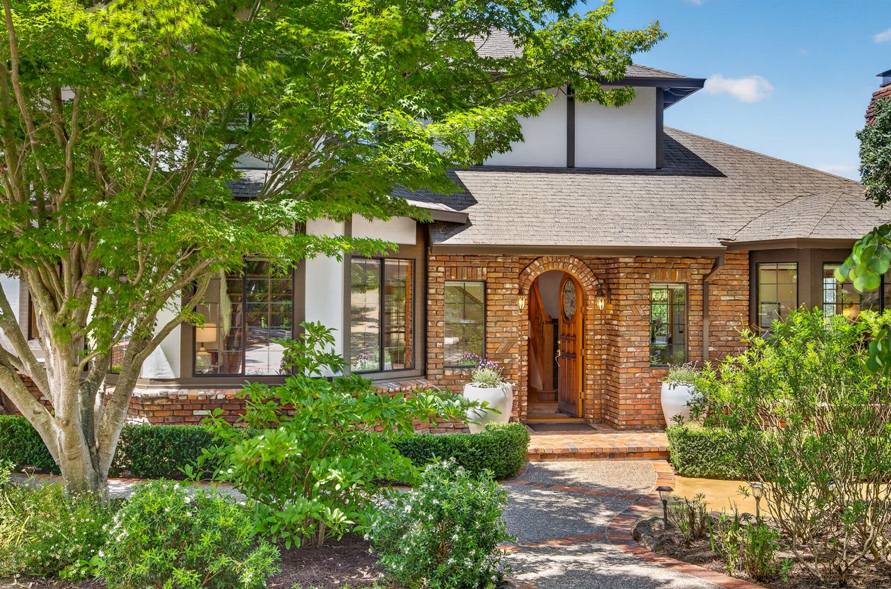 Expansive & Private Novato Estate