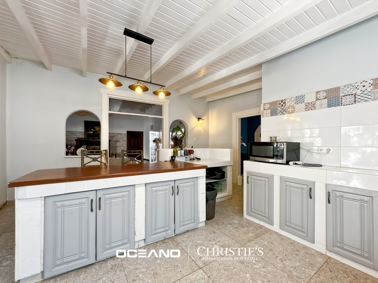 POINT BLANCHE – 5-Bedroom Villa