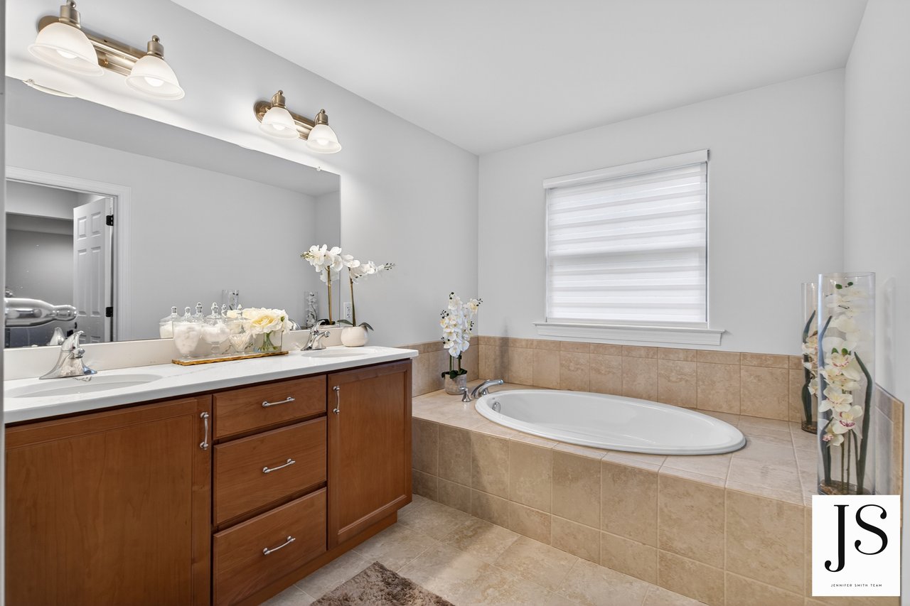 7 Overfield Ln, Glen Mills, PA 19342