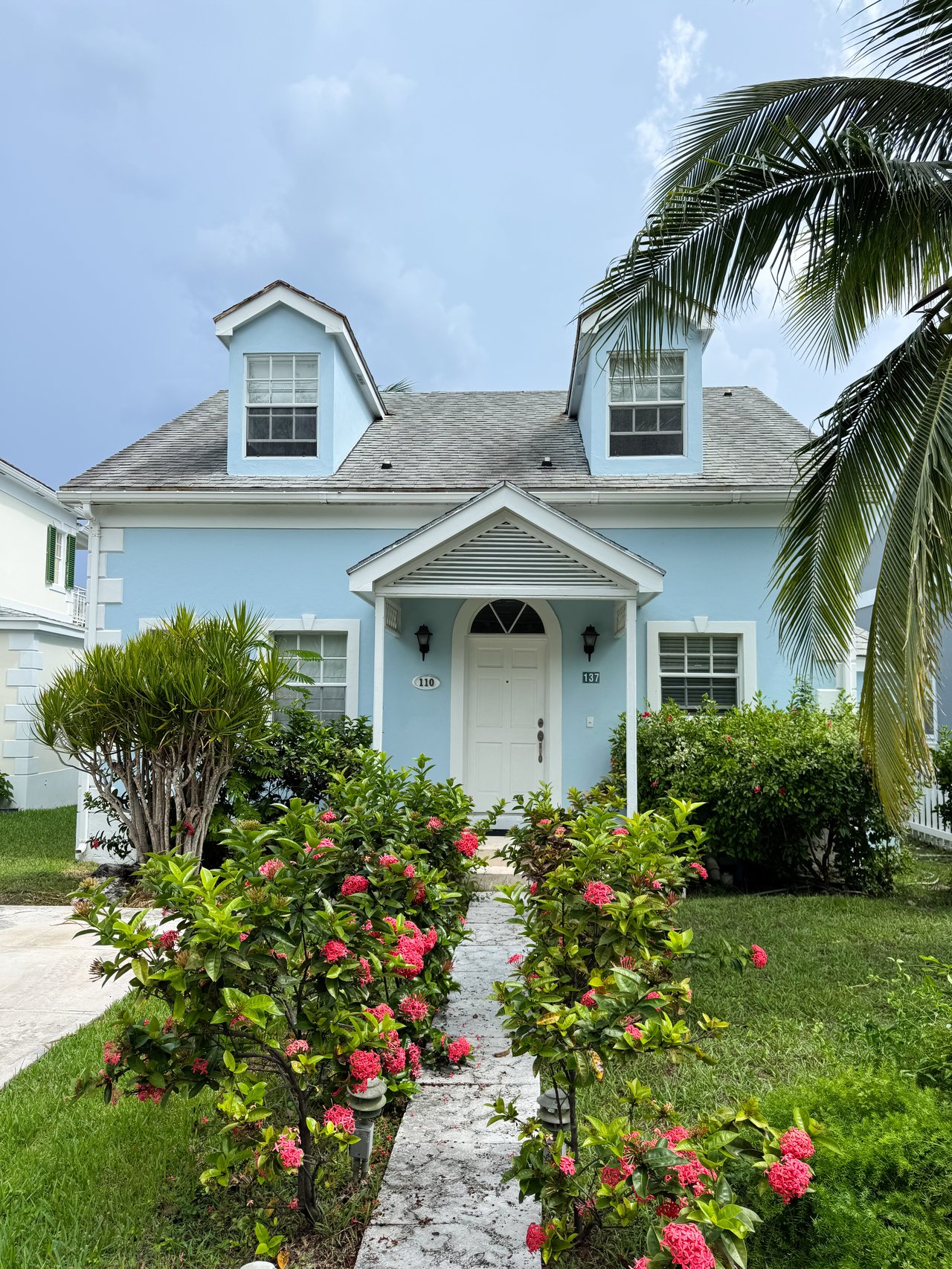 Sandyport | Expansive View Home 