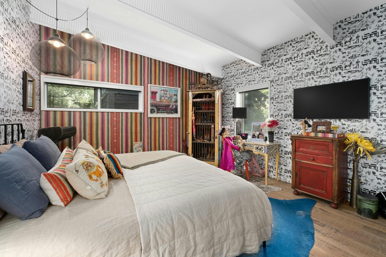 2212 River Hills Road