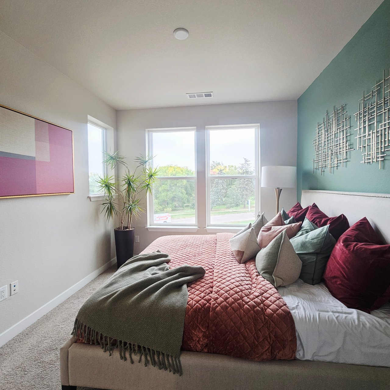 1 Bed / 1 Bath Apartment Near City Park — Denver