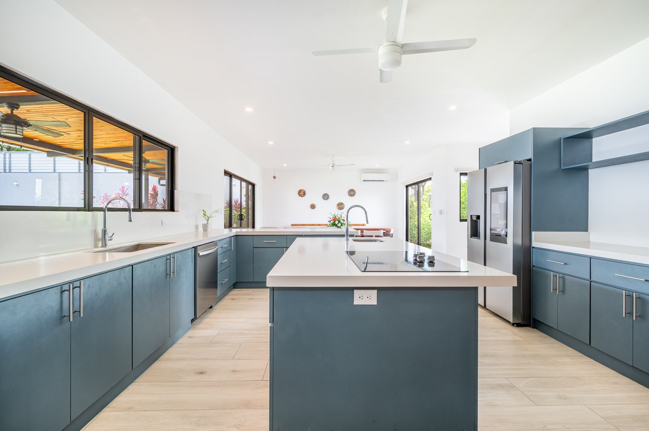 Casa Off shore | Spacious 6BR Home Steps from Tamarindo Beach & Town