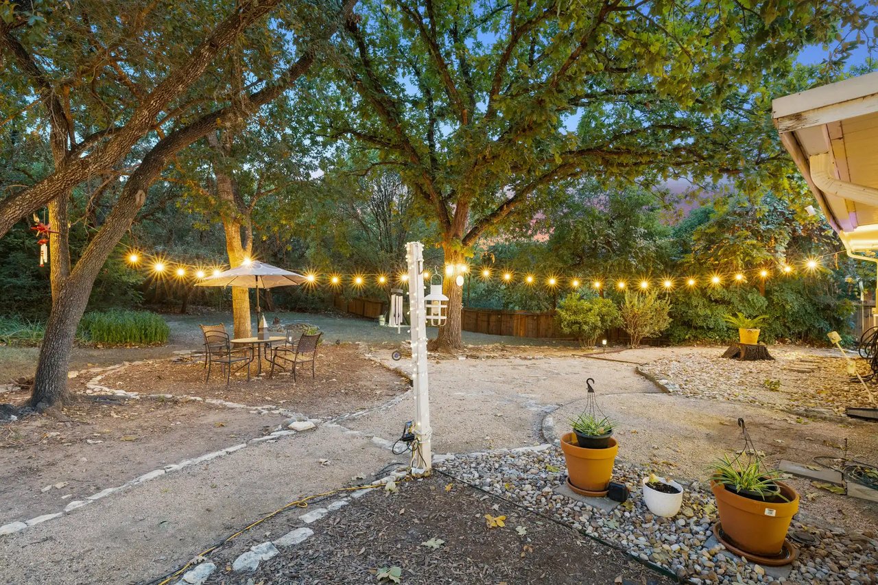 1709 Crested Butte Dr - Westlake Hills Single-Story Legacy Estate on Half-Acre