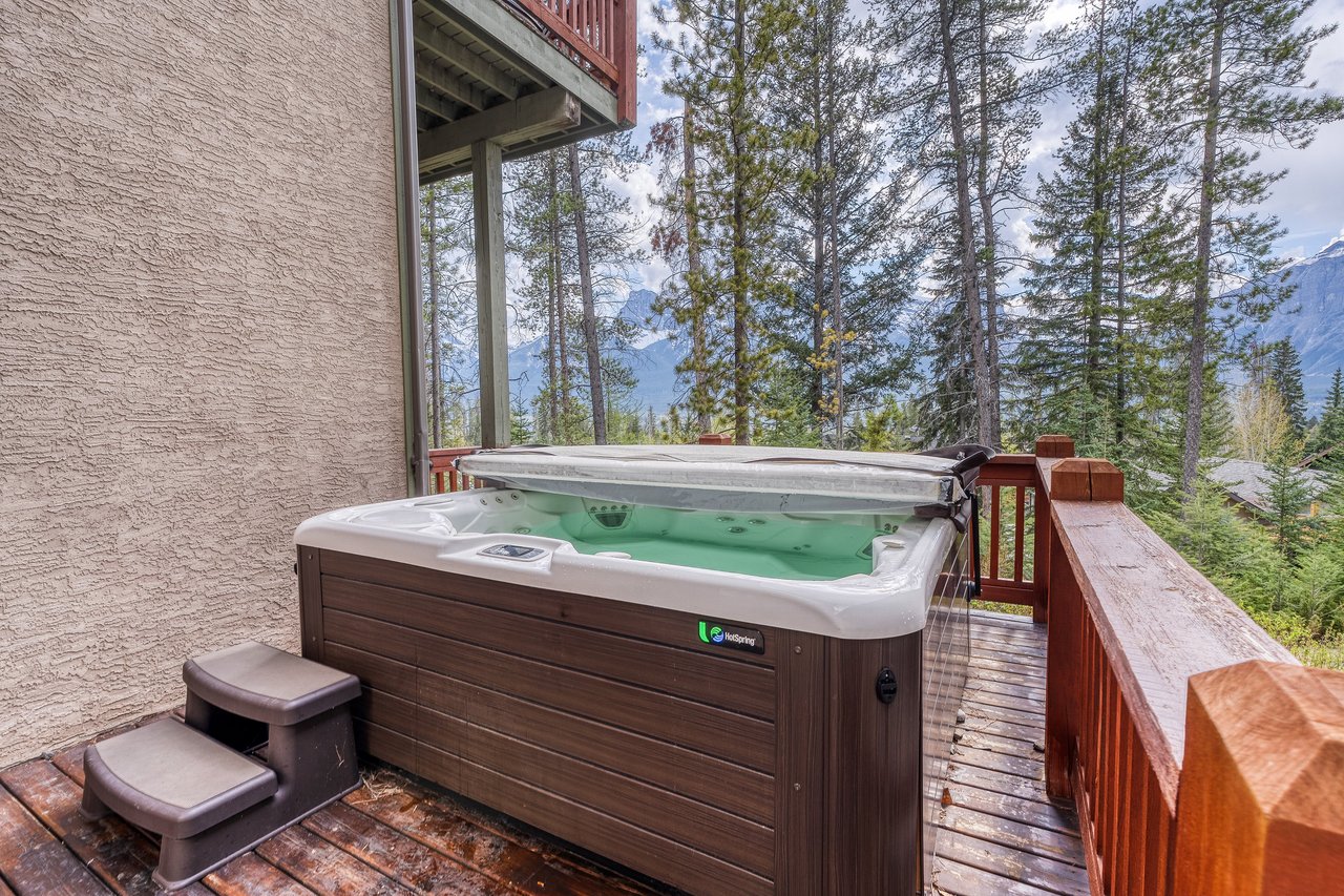369 Eagle Heights