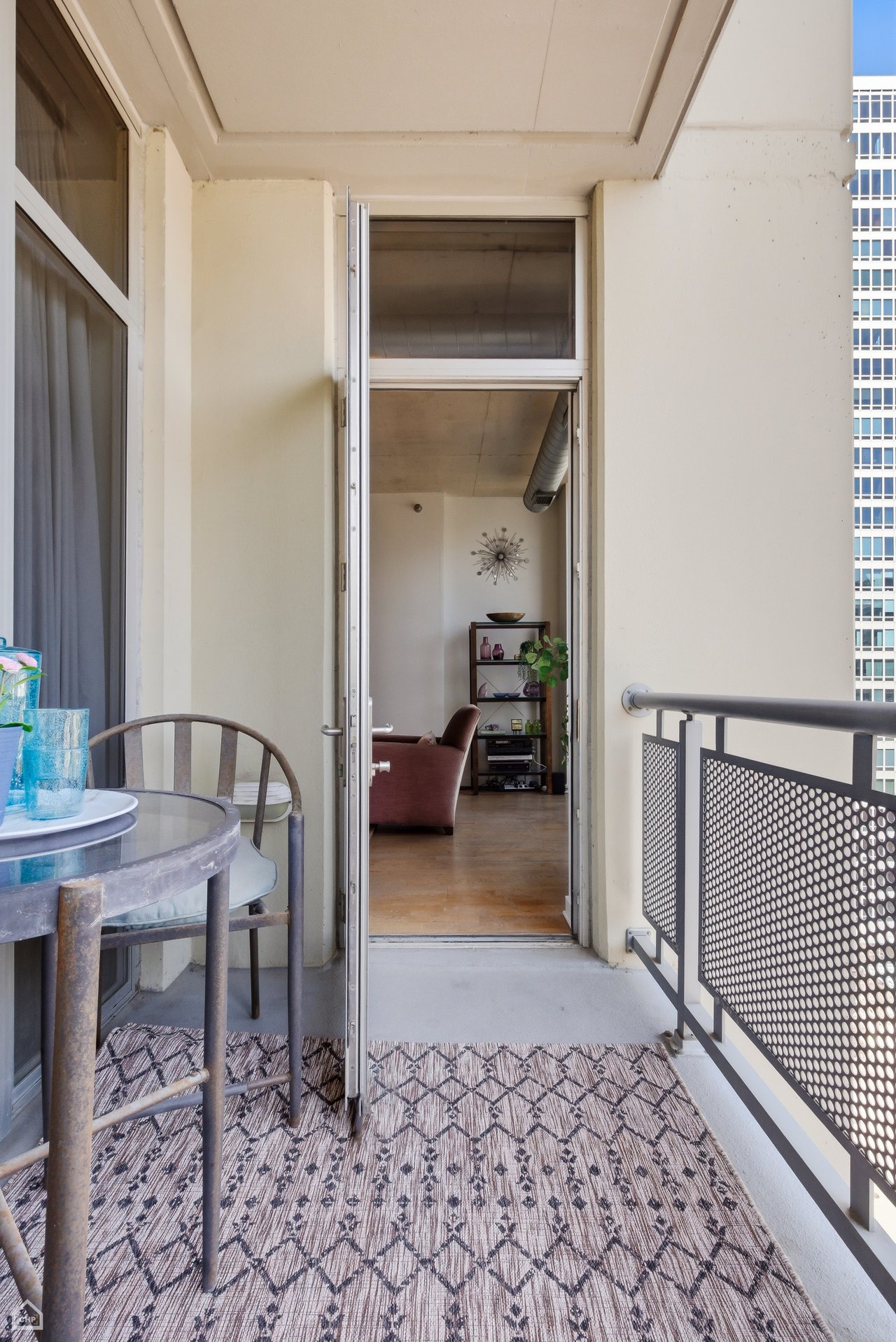 702 N Larabee Street unit 1206 