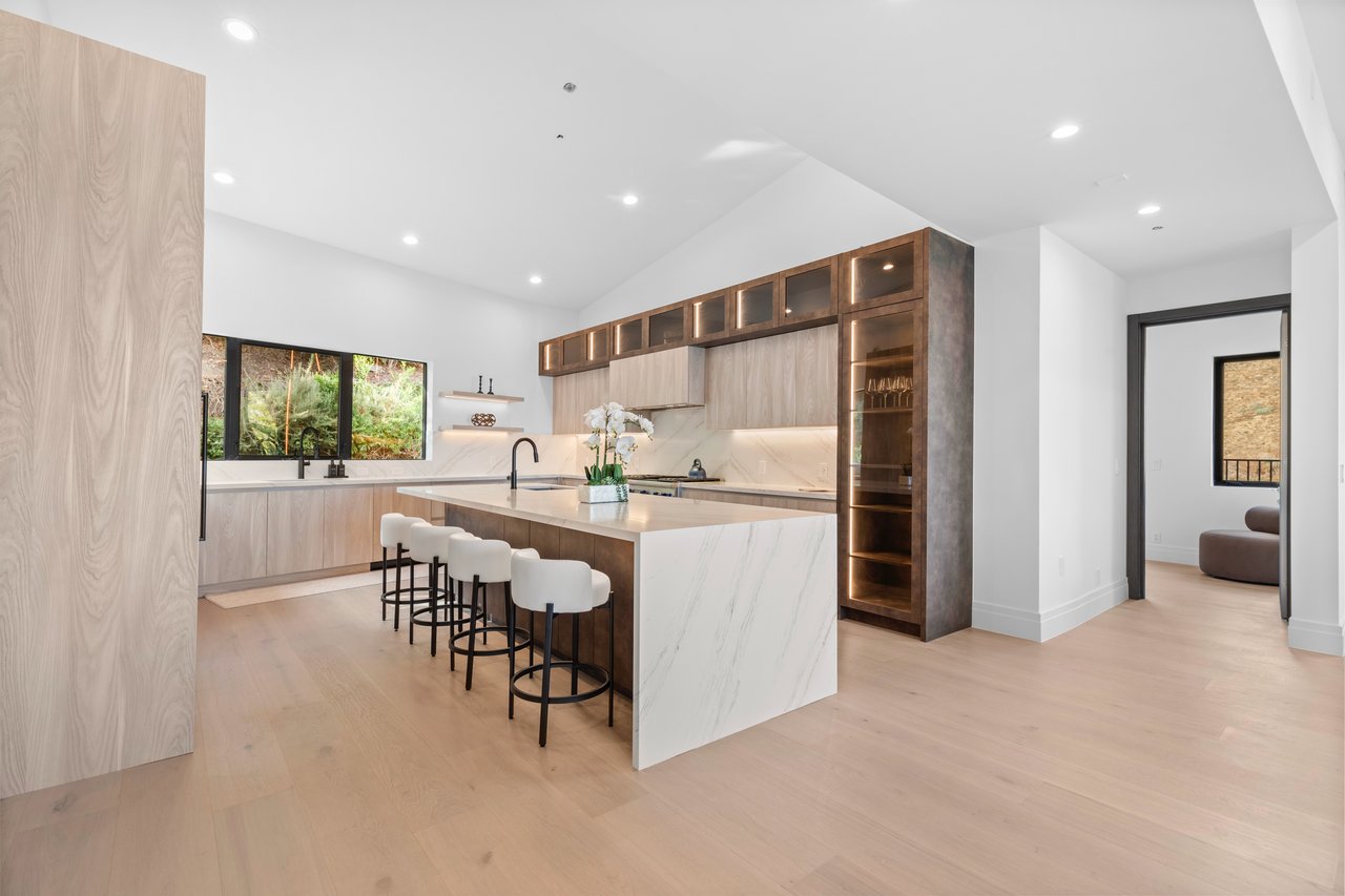 Luxurious Architectural Estate