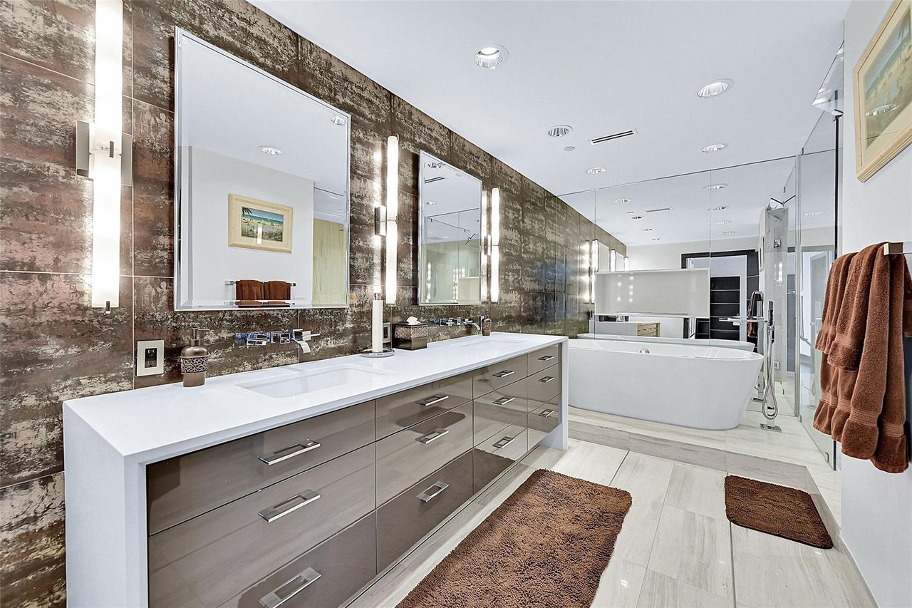 1 N Fort Lauderdale Beach Blvd 1905