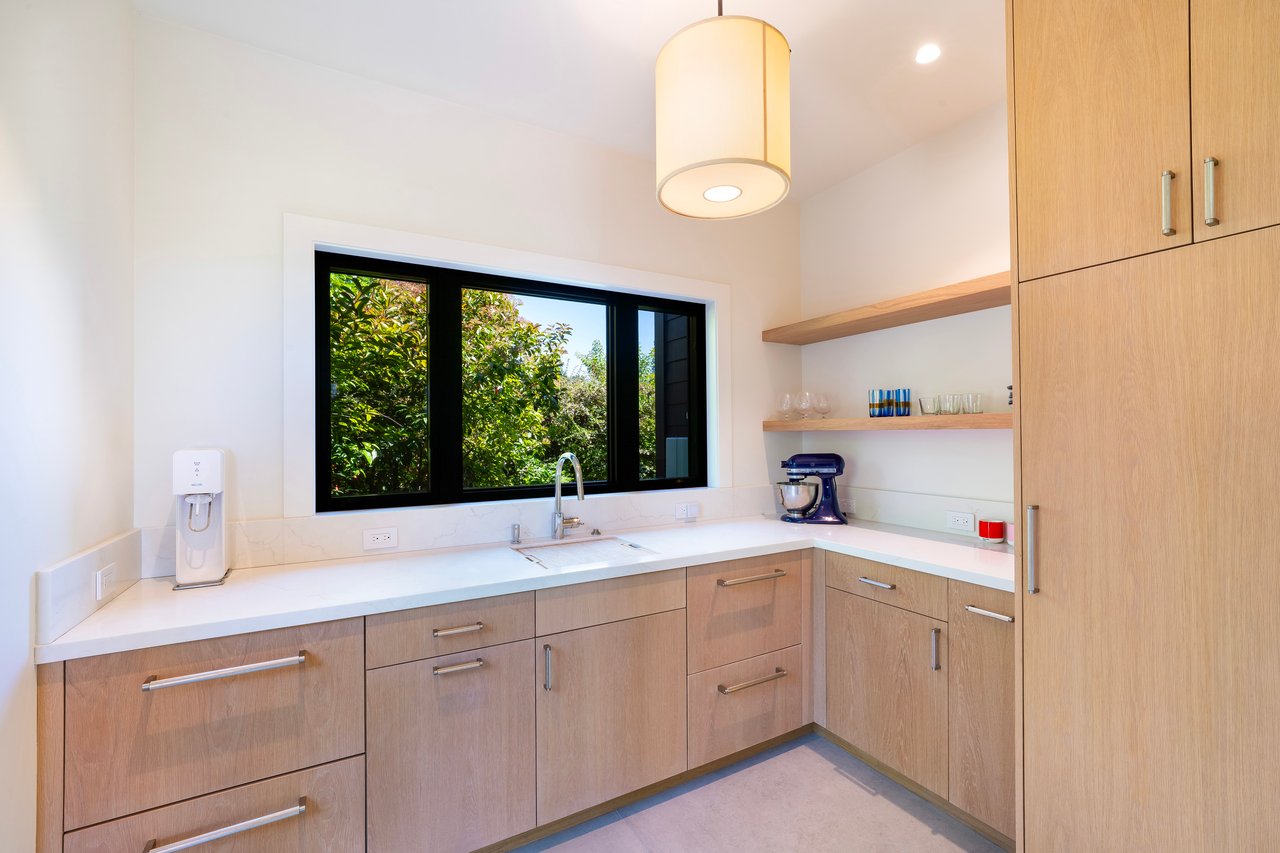 Contemporary Grove
