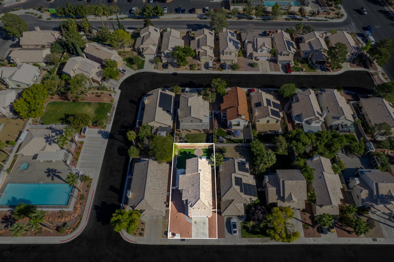 5620 Desert Creek Way