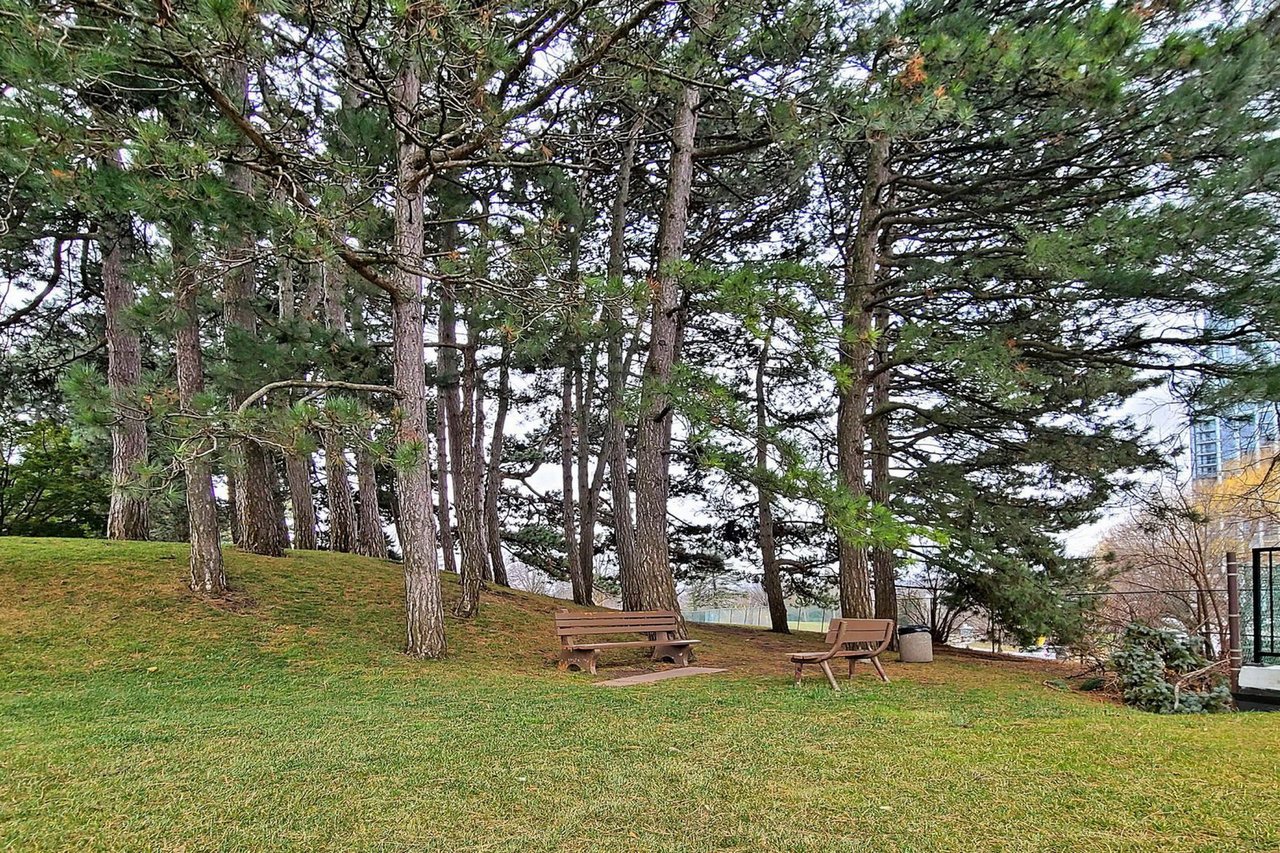 75 Graydon Hall Drive Unit: 1408